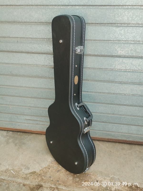 funda guitarra terciopelo negro 111x45x13 1u